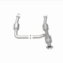 Cargar imagen en el visor de la galería, Magnaflow 18-20 Chevrolet Express 2500 Single Underbody 4.3L Direct Fit Catalytic Converter