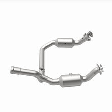Cargar imagen en el visor de la galería, Magnaflow 19-20 GMC Sierra 1500 Single Underbody 4.3L/5.3L Direct Fit Catalytic Converter