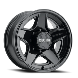 Method MR319 18x9 18mm Offset 8x6.5 BP 130.81mm CB Gloss Black Wheel