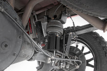 Cargar imagen en el visor de la galería, Air Spring Kit w/compressor Wireless Controller 5 Inch Lift Kit Silverado/Sierra 1500 (07-18) Rough Country