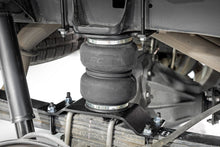 Cargar imagen en el visor de la galería, Air Spring Kit w/compressor Wireless Controller 0-6 Inch Lifts Toyota Tundra (07-21) Rough Country