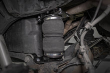 Cargar imagen en el visor de la galería, Air Spring Kit w/compressor Wireless Controller Ram 1500 4WD (2019-2026) Rough Country