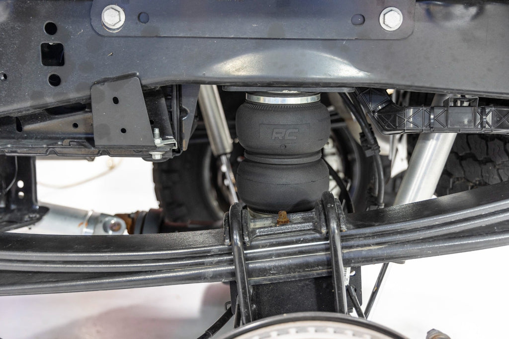Air Spring Kit w/compressor Wireless Controller Ford F-250/F-350 Super Duty (17-26) Rough Country
