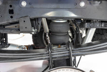 Load image into Gallery viewer, Air Spring Kit w/compressor Wireless Controller Ford F-250/F-350 Super Duty (17-26) Rough Country