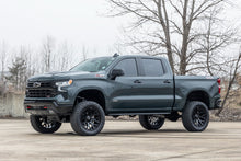 Cargar imagen en el visor de la galería, 4 Inch Lift Kit AT4/Trailboss M1/M1 Silverado/Sierra 1500 (25-26) Rough Country