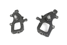 Cargar imagen en el visor de la galería, 2 Inch Ford Drop Spindles 04-08 F-150 Rough Country