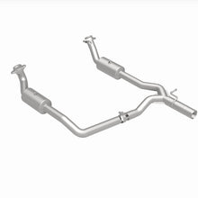 Cargar imagen en el visor de la galería, Magnaflow 09-13 Ford E-350 Super Duty V10 6.8 OEM Underbody Direct Fit Catalytic Converter