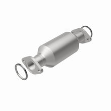 Cargar imagen en el visor de la galería, Magnaflow 95-99 Toyota Tacoma / 1997 Geo Prizm Direct-fit Catalytic Converter