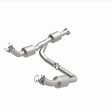Cargar imagen en el visor de la galería, Magnaflow 18-20 Chevrolet Express 2500 Single Underbody 4.3L Direct Fit Catalytic Converter
