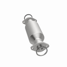 Cargar imagen en el visor de la galería, Magnaflow 95-99 Toyota Tacoma / 1997 Geo Prizm Direct-fit Catalytic Converter