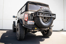 Cargar imagen en el visor de la galería, Grilletes con anilla en D DV8 Offroad Elite Series - Par (gris)