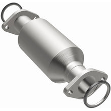 Cargar imagen en el visor de la galería, Magnaflow 95-99 Toyota Tacoma / 1997 Geo Prizm Direct-fit Catalytic Converter
