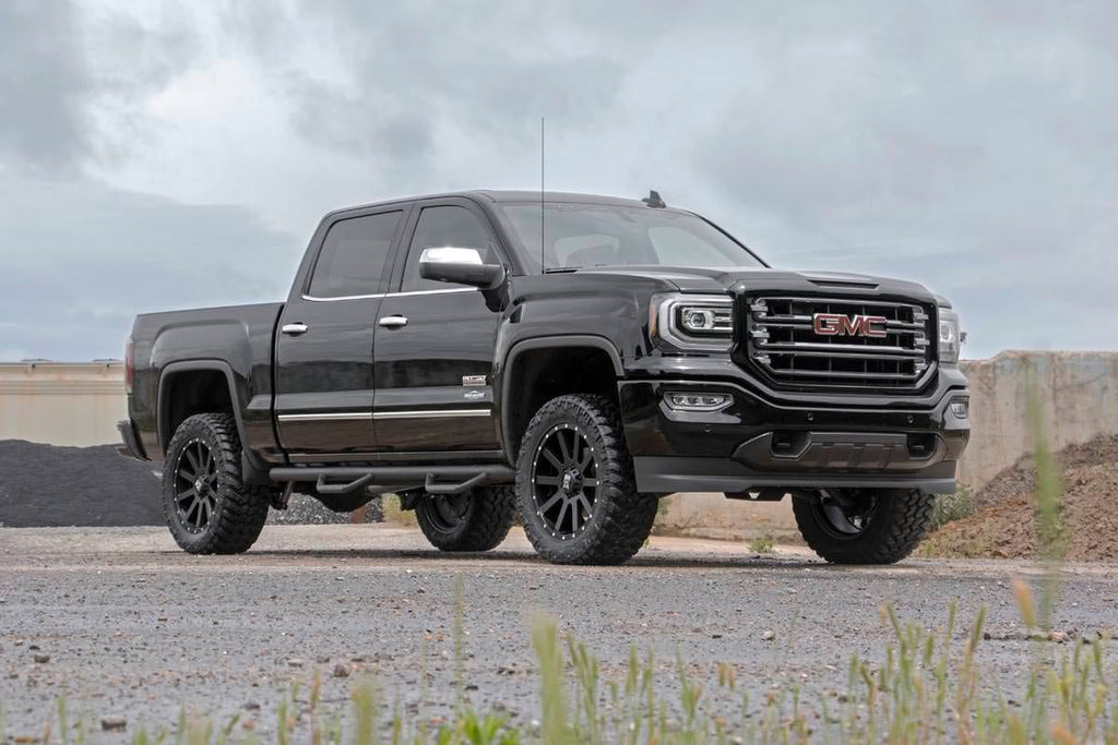 3.5 Inch Lift Kit UCA M1 Struts Silverado/Sierra 1500 (07-13) Rough Country