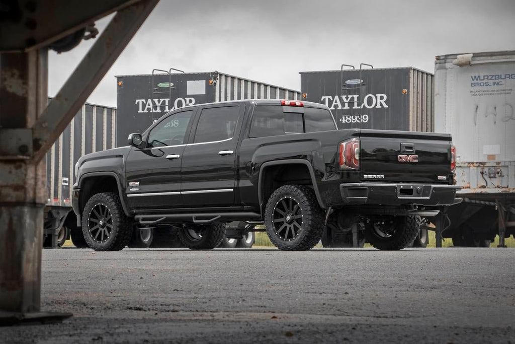 3.5 Inch Lift Kit UCA M1 Struts Silverado/Sierra 1500 (07-13) Rough Country