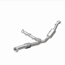 Cargar imagen en el visor de la galería, Magnaflow 18-21 Ford Expedition Right Underbody 3.5L Direct Fit Catalytic Converter