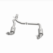 Cargar imagen en el visor de la galería, Magnaflow 09-13 Ford E-350 Super Duty V10 6.8 OEM Underbody Direct Fit Catalytic Converter