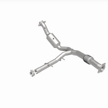 Cargar imagen en el visor de la galería, Magnaflow 18-21 Ford Expedition Right Underbody 3.5L Direct Fit Catalytic Converter