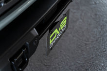 Cargar imagen en el visor de la galería, DV8 Offroad 21-23 Ford Bronco Capable Bumper Front License Plate Mount