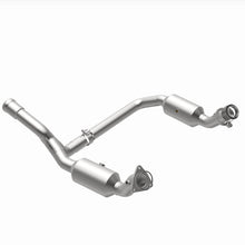 Cargar imagen en el visor de la galería, Magnaflow 19-20 GMC Sierra 1500 Single Underbody 4.3L/5.3L Direct Fit Catalytic Converter