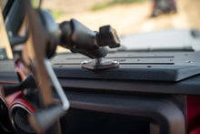 Cargar imagen en el visor de la galería, DV8 Offroad 18-23 Jeep Wrangler JL/20-23 Gladiator JT Device Dash Mount V2