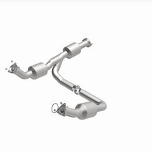 Cargar imagen en el visor de la galería, Magnaflow 18-20 Chevrolet Express 2500 Single Underbody 4.3L Direct Fit Catalytic Converter