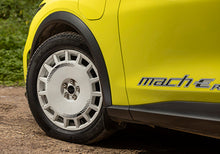 Cargar imagen en el visor de la galería, Ford Racing 21-24 Mustang Mach-E Gloss White Rally Wheel Kit