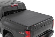 Cargar imagen en el visor de la galería, Soft Tri-Fold Bed Cover 5 Foot Bed Chevy/GMC Canyon/Colorado 2WD/4WD (23-26) Rough Country