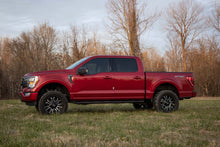 Cargar imagen en el visor de la galería, 3 Inch Lift Kit Forged UCA M1/M1 Ford F-150 4WD (2021-2026) Rough Country