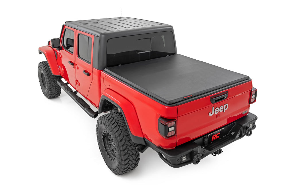 Soft Tri-Fold Bed Cover 5 Foot Bed Jeep Gladiator JT 4WD (2020-2025) Rough Country