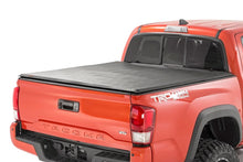 Cargar imagen en el visor de la galería, Soft Tri-Fold Bed Cover 5 Foot Bed Dbl Cab Toyota Tacoma 2WD/4WD (16-23) Rough Country