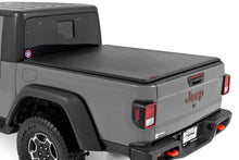 Cargar imagen en el visor de la galería, Soft Roll Up Bed Cover 5 Bed Jeep Gladiator JT 4WD (2020-2025) Rough Country