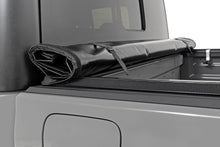 Cargar imagen en el visor de la galería, Soft Roll Up Bed Cover 5 Bed Jeep Gladiator JT 4WD (2020-2025) Rough Country