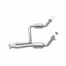 Cargar imagen en el visor de la galería, Magnaflow 04-06 Chevrolet Silverado 1500 5.3L Direct Fit Catalytic Converter