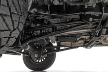 Cargar imagen en el visor de la galería, Radius Arm Upgrade Ford F-250/F-350 Super Duty 4WD (2023-2026) Rough Country