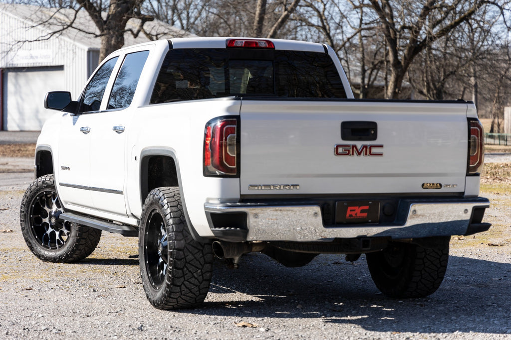 RPT2 Running Boards Crew Cab Silverado/Sierra 1500/2500HD/3500HD (07-18 & Classic) Rough Country