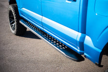 Load image into Gallery viewer, RPT2 Running Board Crew Cab Black Ford F-150/Lightning/F-250/F-350/Raptor (15-26) Rough Country