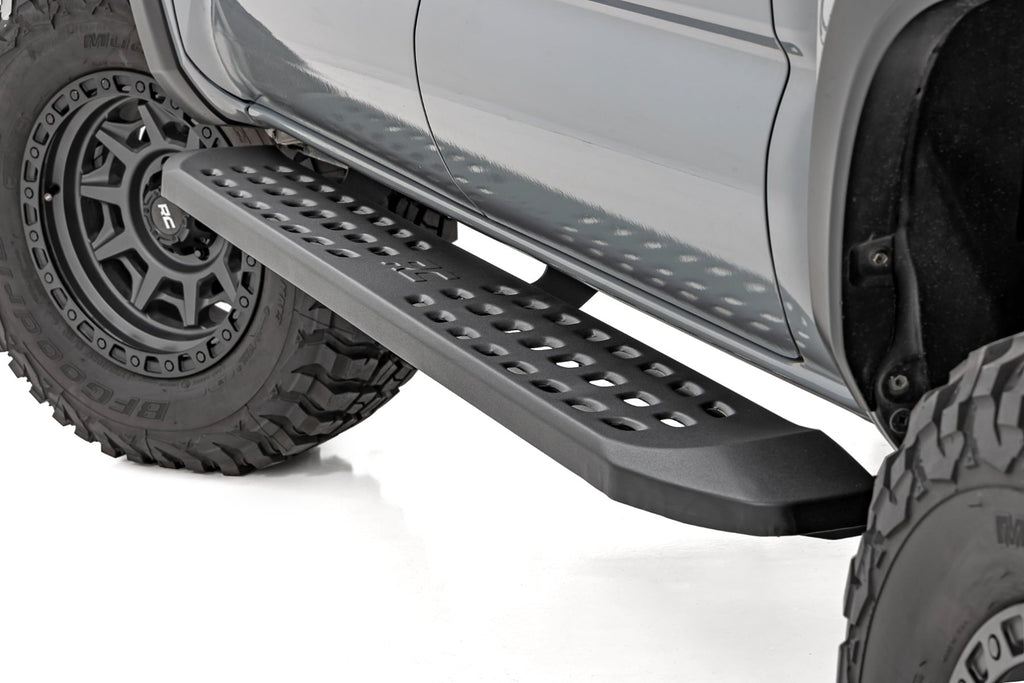 RPT2 Running Board Double Cab Black Toyota Tacoma 2WD/4WD (2016-2023) Rough Country