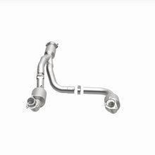 Cargar imagen en el visor de la galería, Magnaflow 12-20 Chevrolet Express 4500 Underbody 6.0L Direct Fit Catalytic Converter