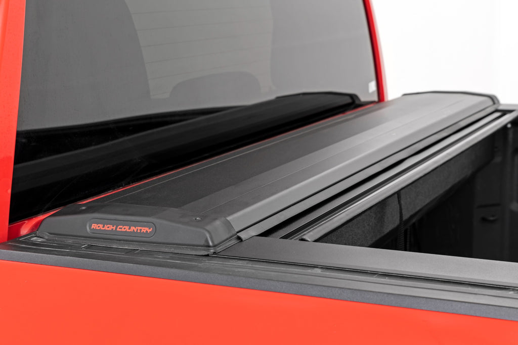 Retractable Bed Cover 5.7 Foot Bed 19-22 Chevy/GMC 1500 Rough Country