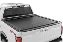 Cargar imagen en el visor de la galería, Retractable Bed Cover 5 Foot 7 Inch Bed Toyota Tundra (2022-2023) Rough Country