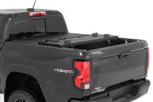 Load image into Gallery viewer, Hard Low Profile Bed Cover 5 Foot Bed Chevy/GMC Canyon/Colorado (15-26) Rough Country