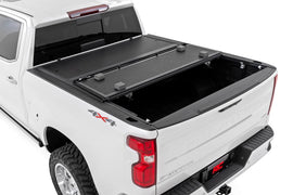 Hard Low Profile Bed Cover 5 Foot 10 Inch Bed Chevy/GMC Sierra 1500 (19-26)/Silverado 1500 (19-26) Rough Country