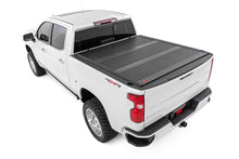 Cargar imagen en el visor de la galería, Hard Low Profile Bed Cover 5 Foot 10 Inch Bed Chevy/GMC Sierra 1500 (19-26)/Silverado 1500 (19-26) Rough Country