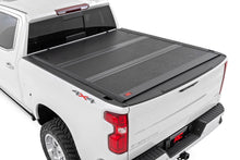 Load image into Gallery viewer, Hard Low Profile Bed Cover 6 Foot 7 Inch Bed Chevy/GMC Sierra 1500 (19-26)/Silverado 1500 (19-26) Rough Country