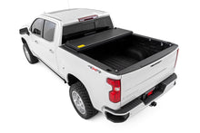 Load image into Gallery viewer, Hard Low Profile Bed Cover 6 Foot 7 Inch Bed Chevy/GMC Sierra 1500 (19-26)/Silverado 1500 (19-26) Rough Country