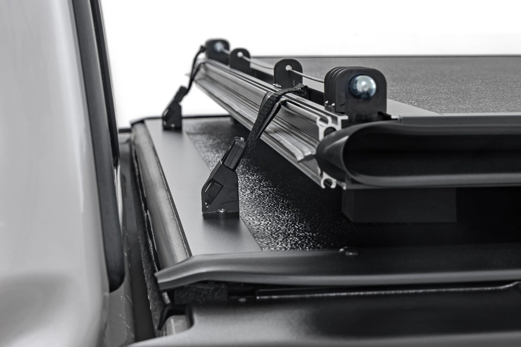 Hard Low Profile Bed Cover 5 Foot 7 Inch Bed Ford F-150 2WD/4WD (2004-2014) Rough Country