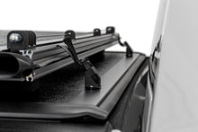 Cargar imagen en el visor de la galería, Hard Low Profile Bed Cover 5 Foot 7 Inch Bed No Rambox Ram 1500 2WD/4WD (2009-2018 &amp; Classic) Rough Country