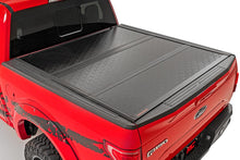 Cargar imagen en el visor de la galería, Tacoma Low Profile Hard Tri-Fold Tonneau Cover 05-15 Tacoma 5 Foot Bed Rough Country