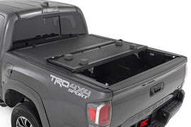 Hard Low Profile Bed Cover 5 Foot Bed Toyota Tacoma 2WD/4WD (2016-2023) Rough Country