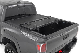 Hard Low Profile Bed Cover 6 Foot Bed Toyota Tacoma 2WD/4WD (2016-2023) Rough Country